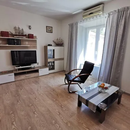 Apartment Big And Spacious In The Heart Of Omis
